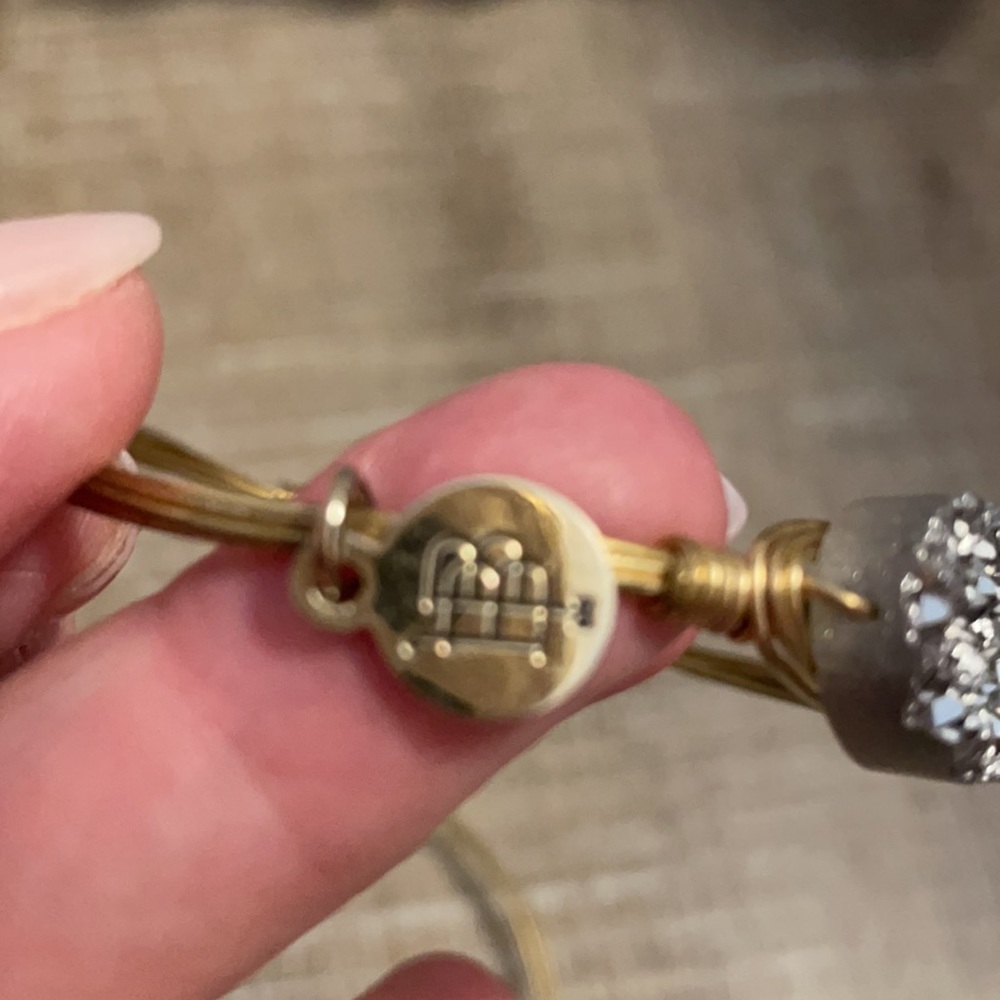 2 bracelets - Picture 4 of 4